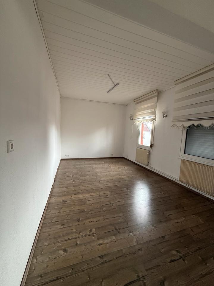 Thumbnail-4-Zimmer-Wohnung mit großem Balkon