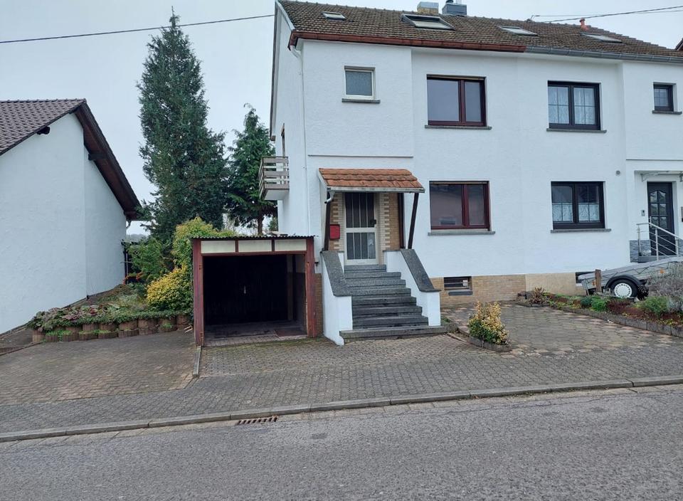 Thumbnail-Einfamilienhaus in Ludweiler mit großer Garten