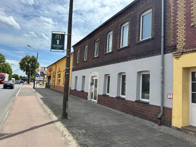 Thumbnail-Helle 2-Raum Wohnung, 1. OG nähe OBI - Garten möglich