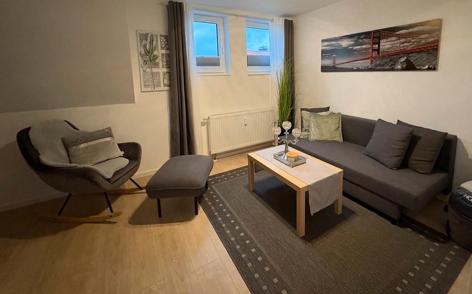 Thumbnail-Top Lage Neheim! Helle, möblierte DG-Singlewohnung – ab 01.07.