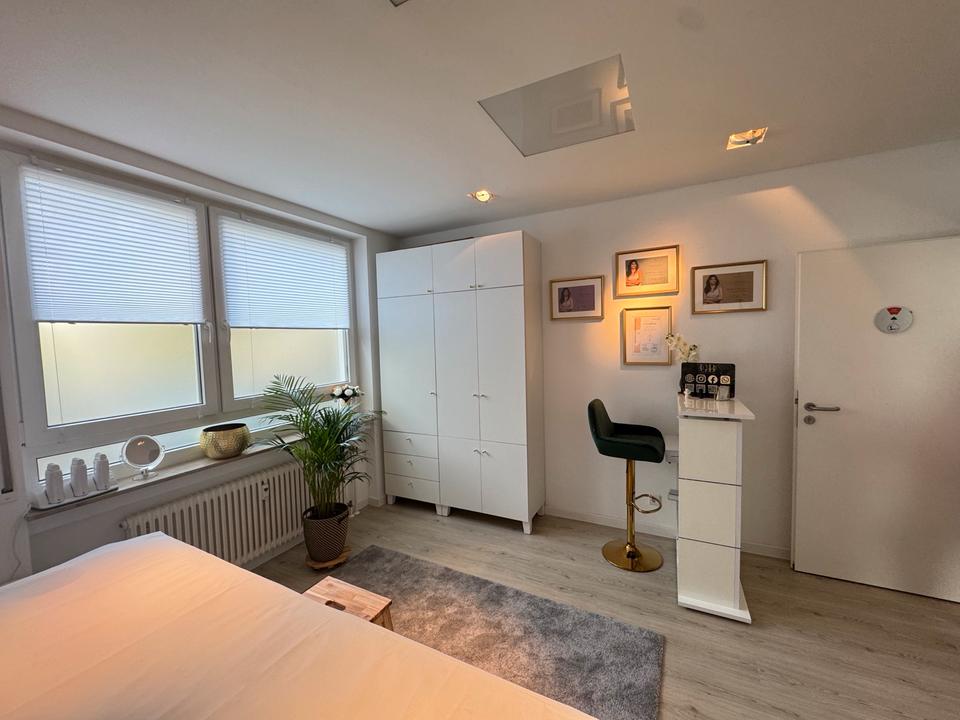 Thumbnail-Behandlungszimmer im interdisziplinären Gesundheitszentrum