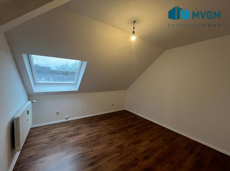 Thumbnail-Gemütliche 3 Zimmer Wohnung im Dachgeschoss!