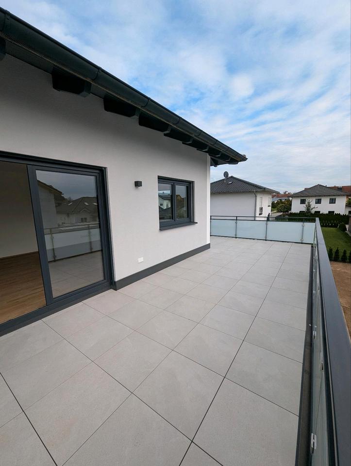 Thumbnail-Erstbezug-Wohnung in Neu-Zweifamilienhaus