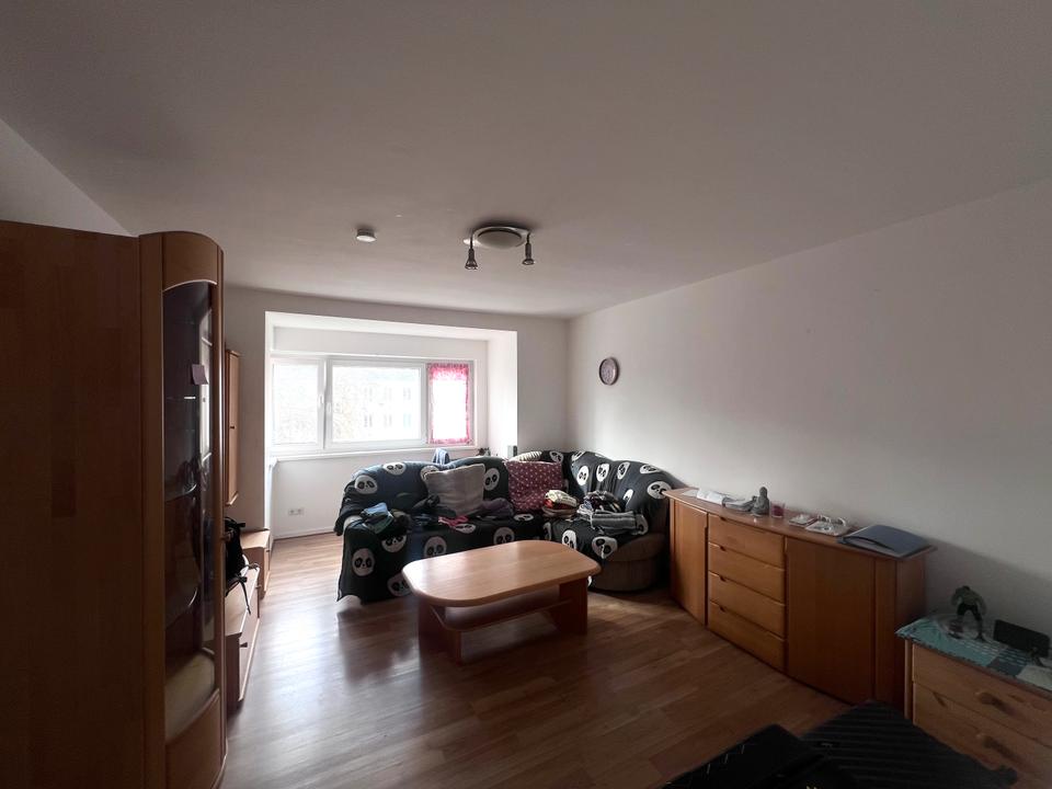 Thumbnail-Möblierte 2-Zimmer-Wohnung mit Einbauküche im Stadtzentrum.