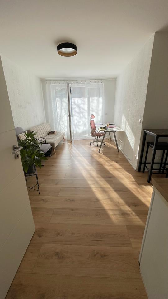 Thumbnail-Helles WG-Zimmer in Frauen-WG | Döhren | Balkon | ab sofort