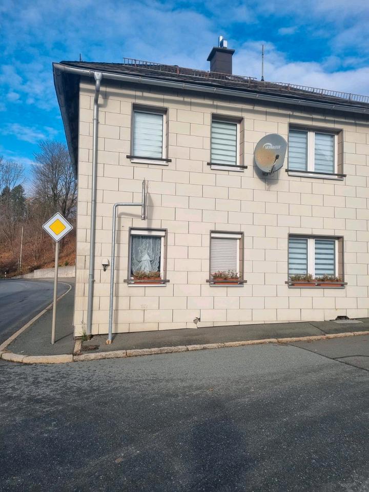 Thumbnail-Zentrales gelegenes Haus mit Nebengebäude