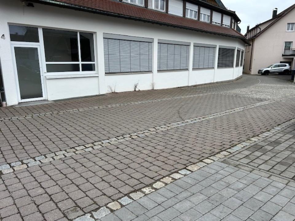 Thumbnail-Helle ebenerdige Halle mit Büro zentral in Welzheim