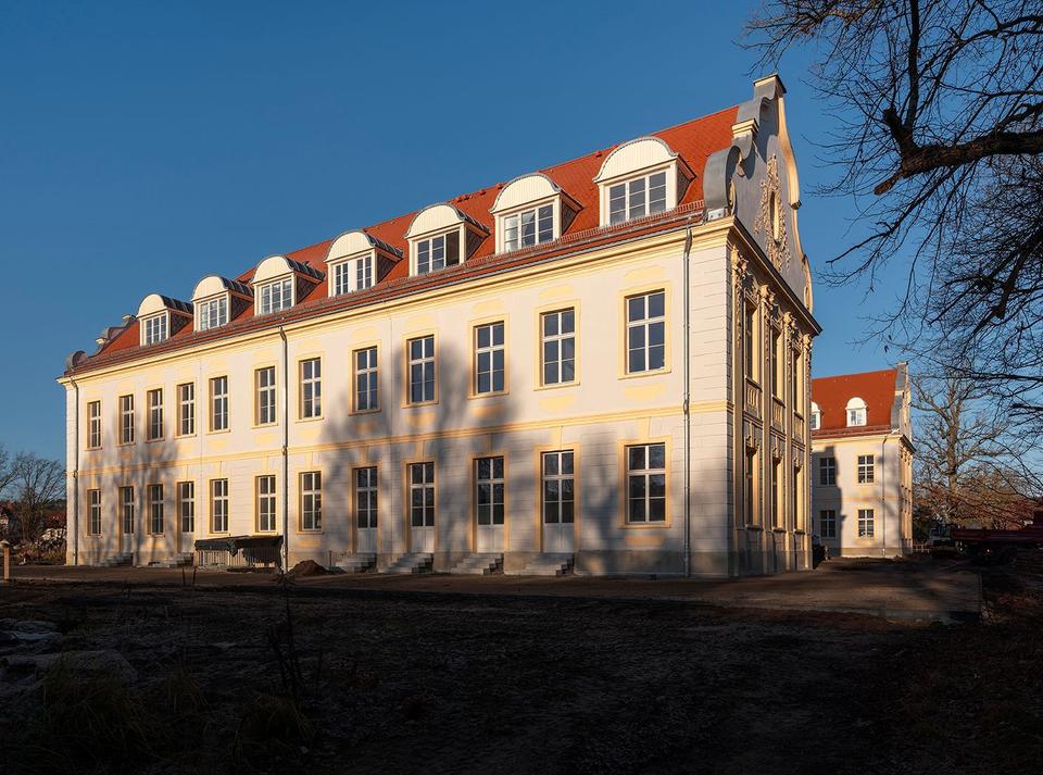 Thumbnail-2-Zimmer Corner Suite mit Heckengarten I Erstbezug I Schloss Fürstenberg 3.16