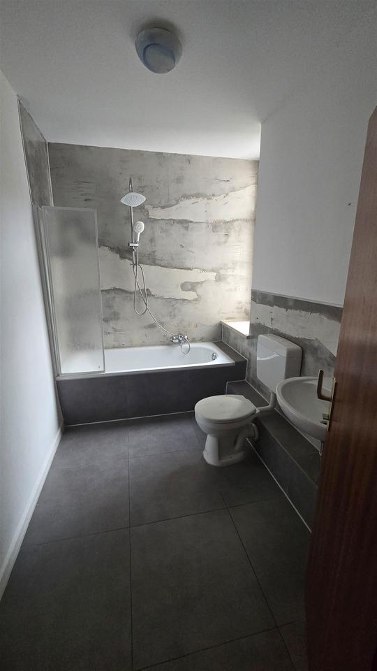 Thumbnail-Schöne renovierte, helle 4-Raum-Wohnung in zentraler Lage!