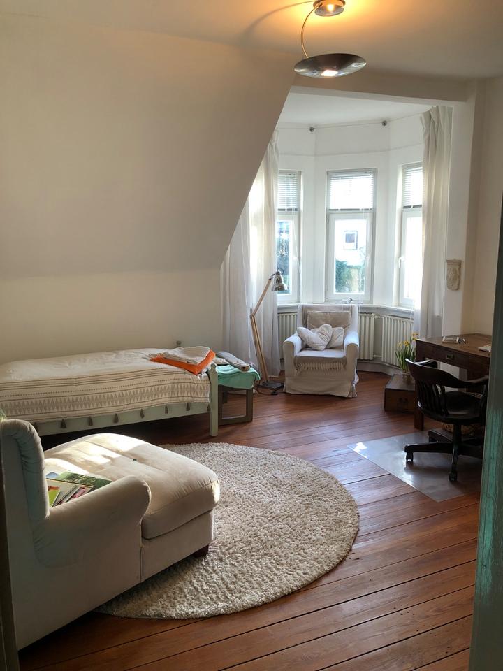 Thumbnail-Möbliertes Zimmer in Altbau zu vermieten