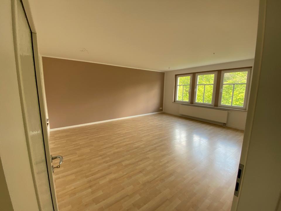 Thumbnail-Helle 2-Zimmer-Wohnung mit Stellplatz und Garten
