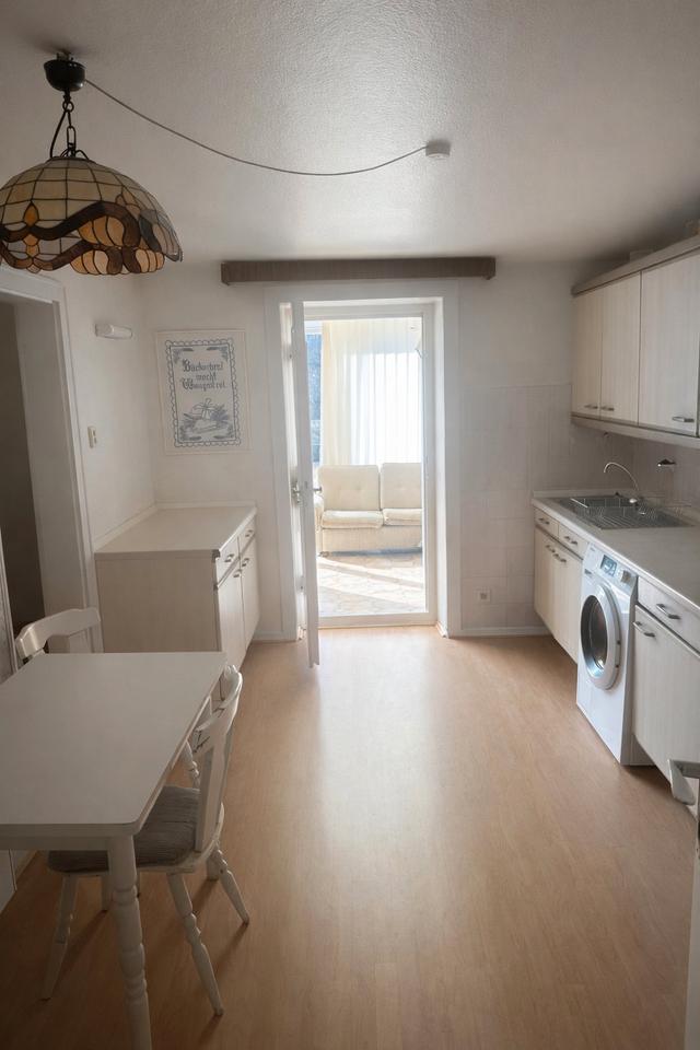 Thumbnail-Großzügige 3,5-Zimmer-Wohnung mit Wintergarten zu vermieten - zentraler Lage von Finkenwerder