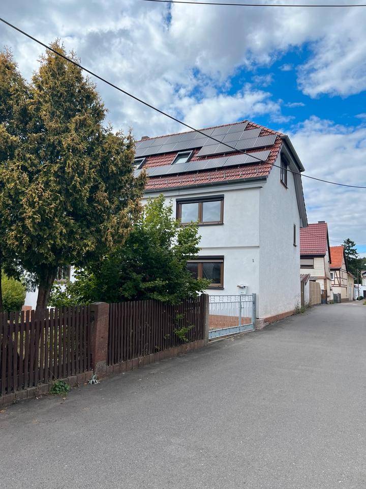 Thumbnail-Einfamilienhaus mit großer Scheune