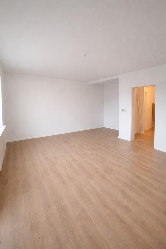 Thumbnail-Frisch kernsanierte 1,5 Zimmer Wohnung mit Balkon und Einbauküche