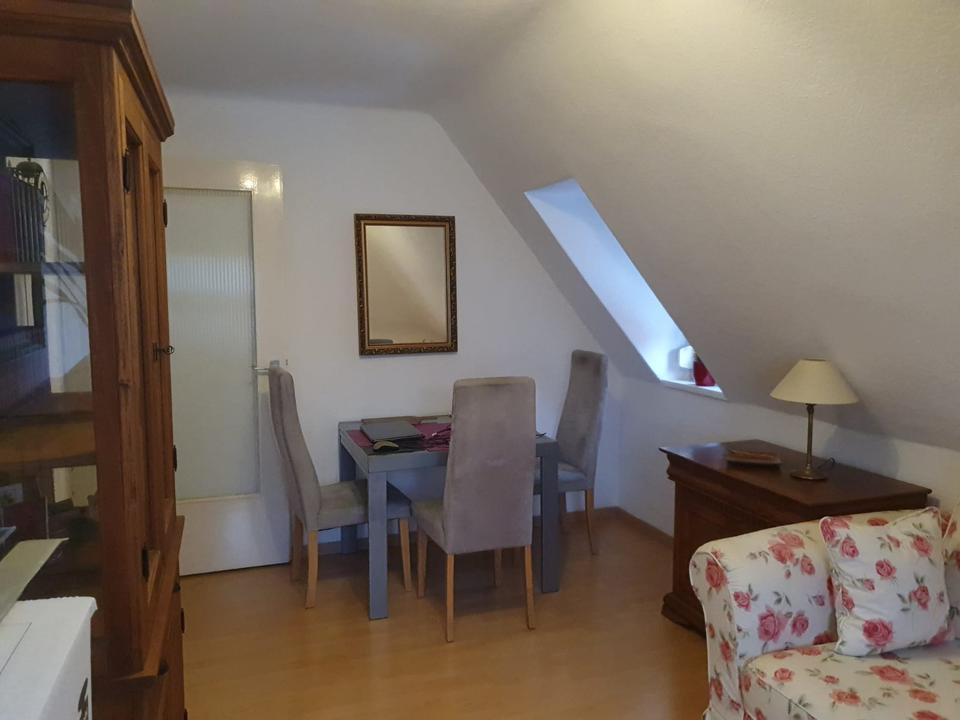 Thumbnail-Ruhige 2-Zi.-DG-Wohnung (46 m²) in Stuttgart-Obertürkheim