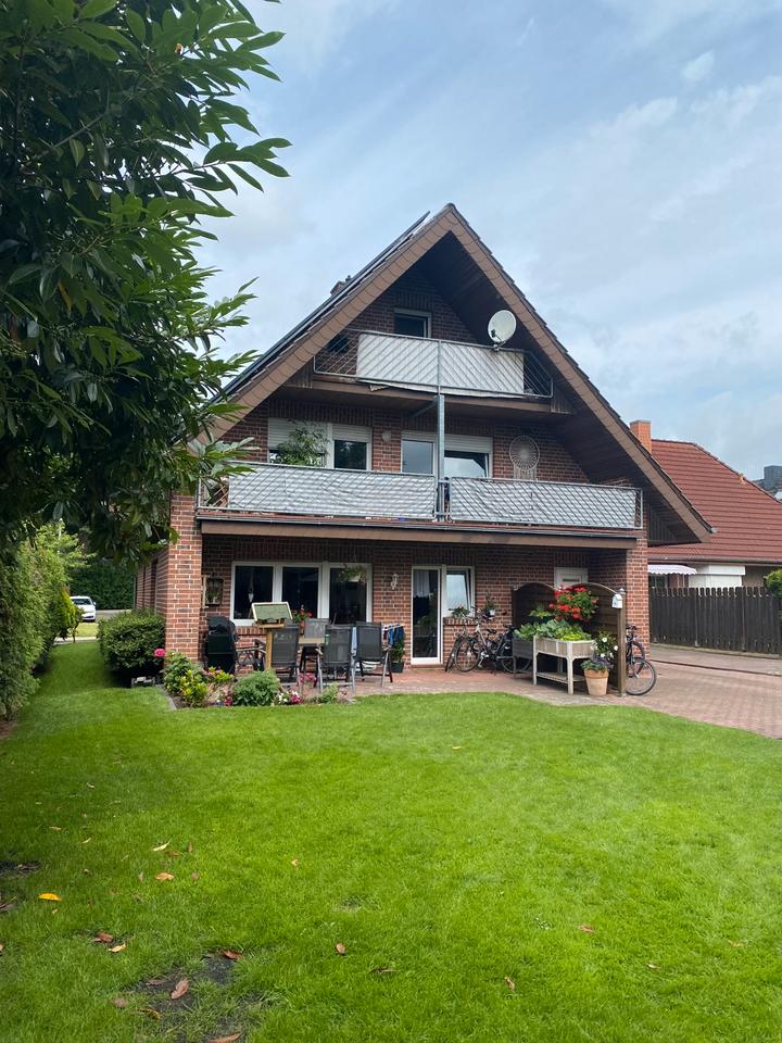 Thumbnail-Diese Dachgeschosswohnung befindet sich in zentraler Lage am Obenende in einer Sackgassenlage. Das Haus wurde 1980 erbaut. Die Dachgeschosswohnung verfügt über 50 m² Wohnfläche aufgeteilt in eine...