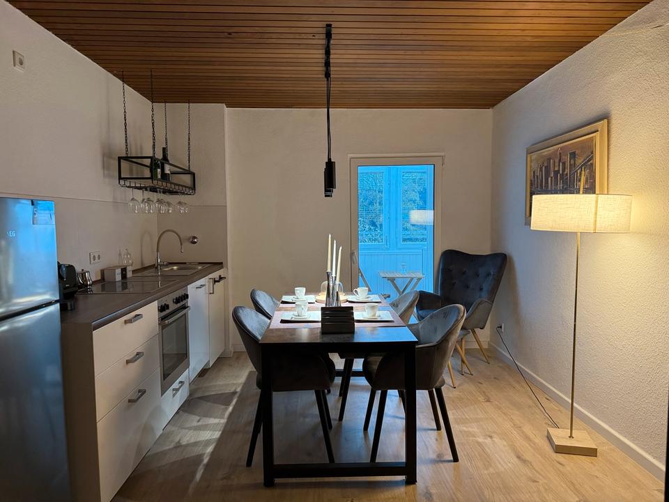 Thumbnail-Voll möblierte, moderne 3-Zimmer Maisonette-Wohnung