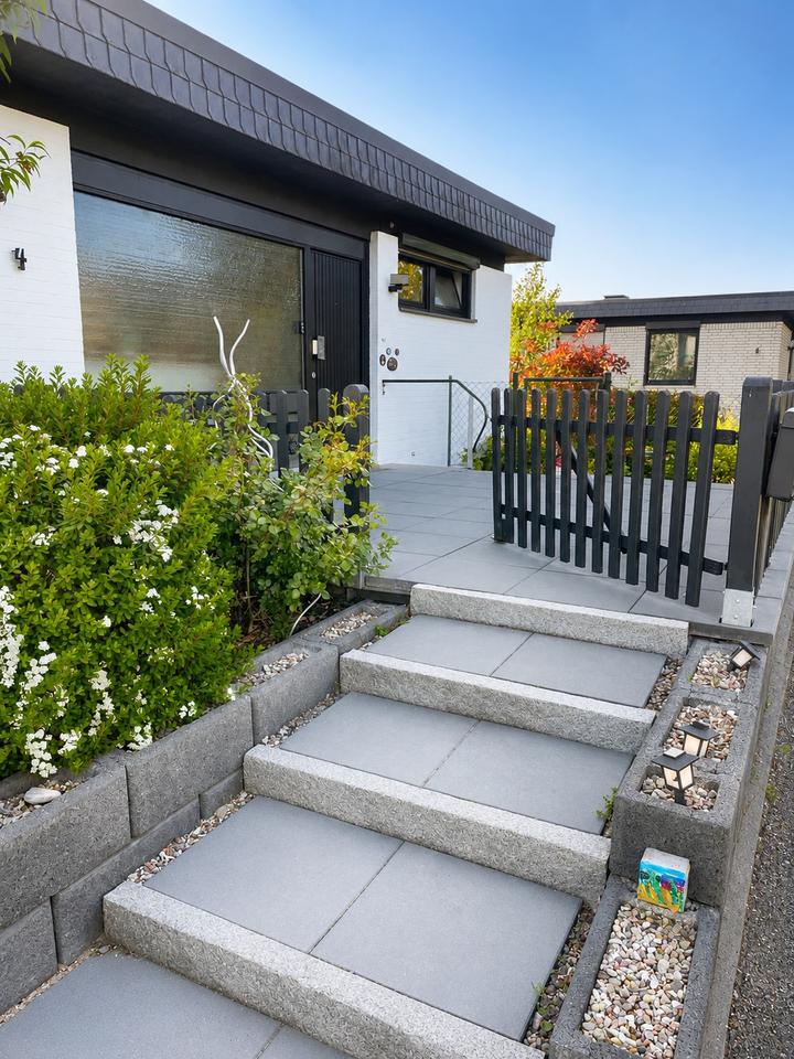 Thumbnail-Ein schöner Bungalow mit Garten