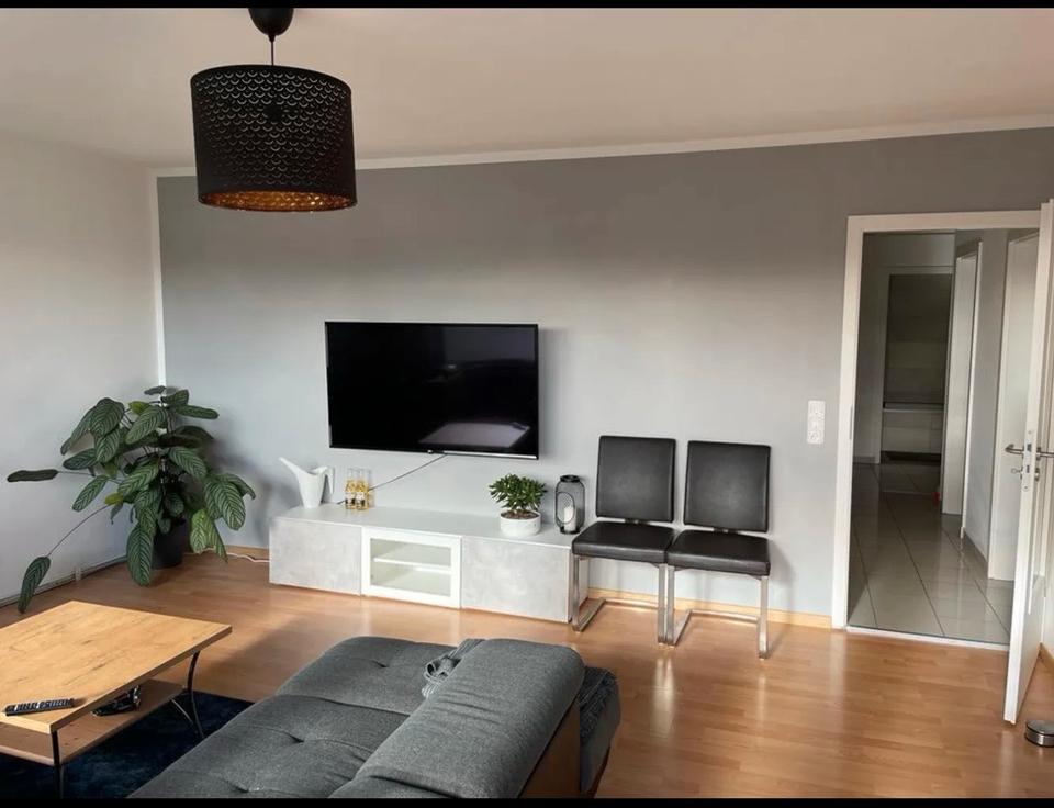 Thumbnail-Renovierte 3 Zimmer Wohnung mit Balkon in Augsburg Wolframsvierte