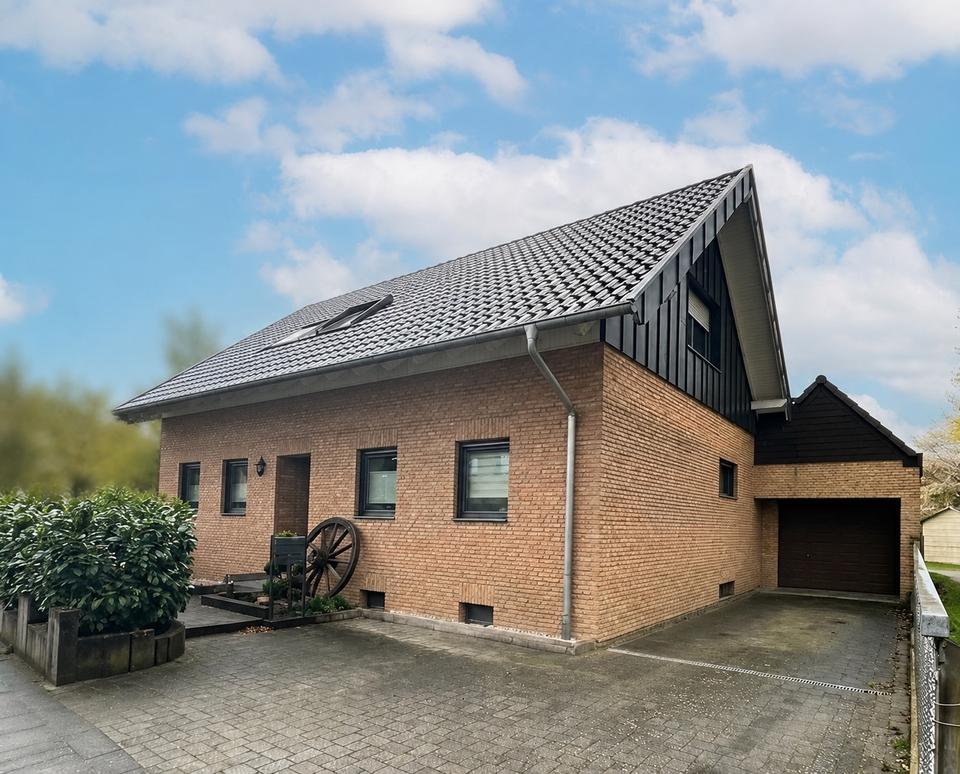 Thumbnail-Einfamilienhaus mit 240 m² Wohnfläche in Euskirchen-Kleinbülleshe
