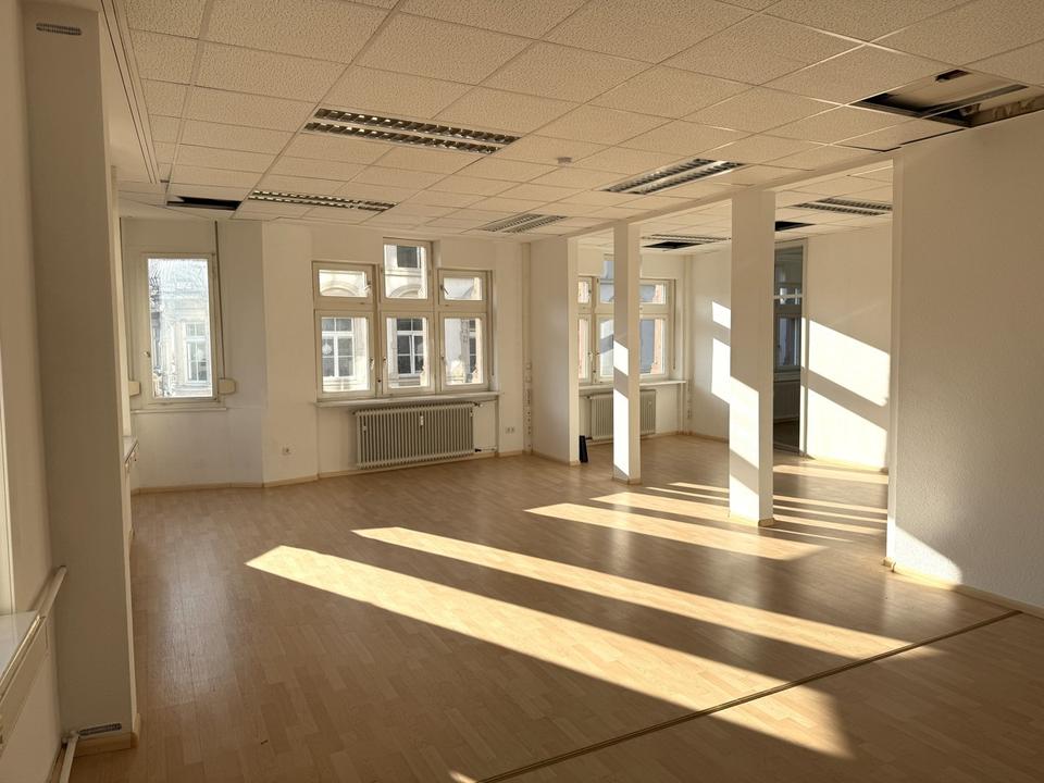 Thumbnail-Zentral statt außen vor - Büroetage direkt auf der Kajo.