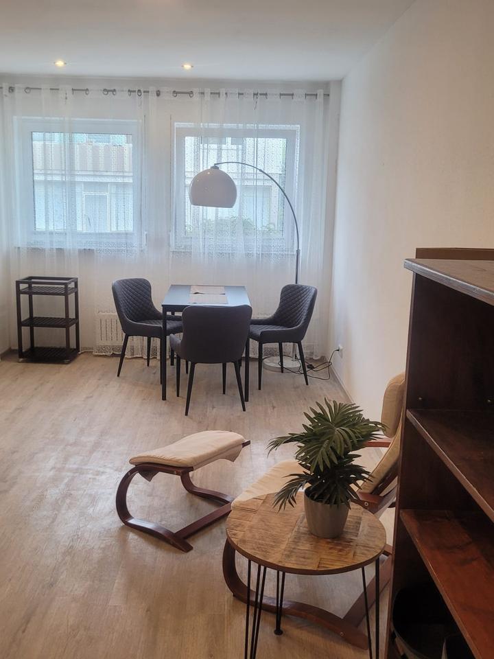 Thumbnail-Frisch renovierte, voll möblierte 50 m² Erdgeschosswohnung
