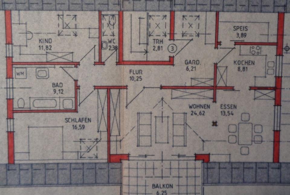 Thumbnail-Großzügig geschnittene 3-Zi-Wohnung mit Balkon und Einbauküche