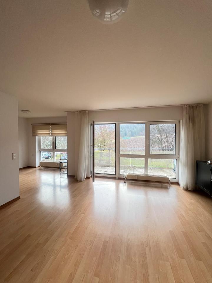 Thumbnail-Helle 3,5-Zimmer-Wohnung mit Balkon und Grünblick