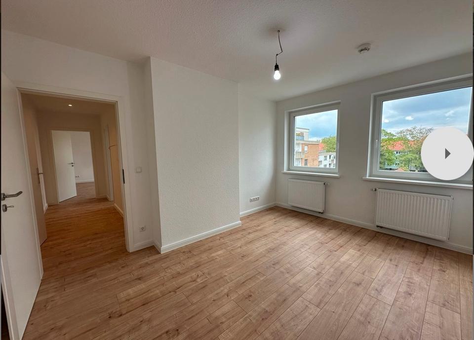 Thumbnail-KernsaniertVollmöbeliert: 2-Zimmer Wohnung in Stöcken