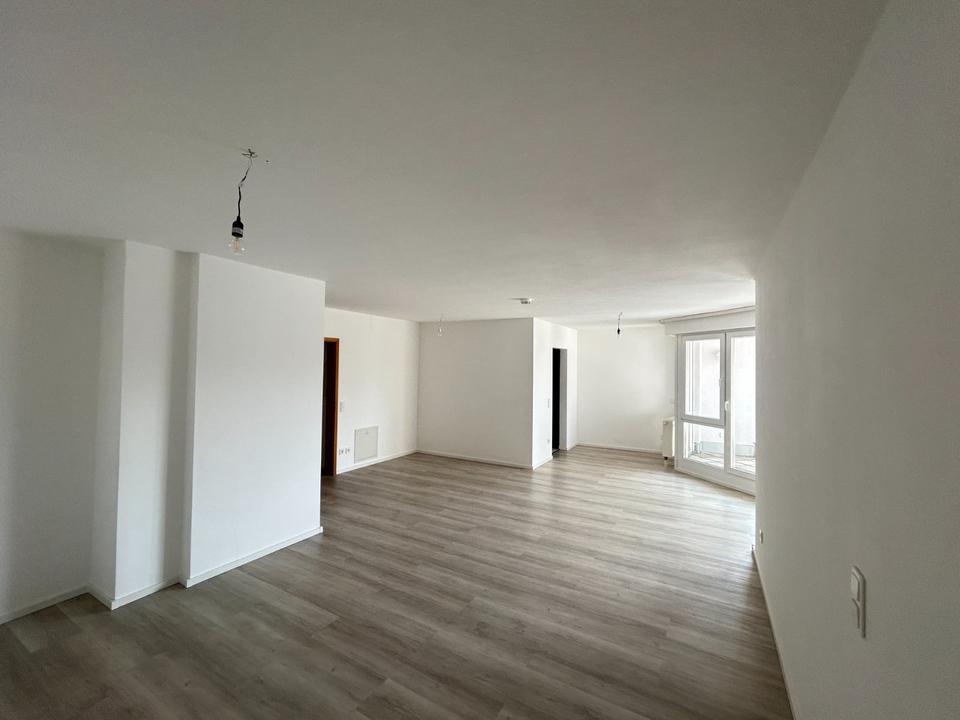 Thumbnail-Großräumige 1-Zi-Wohnung mit Loggia & EBK - provisionsfrei