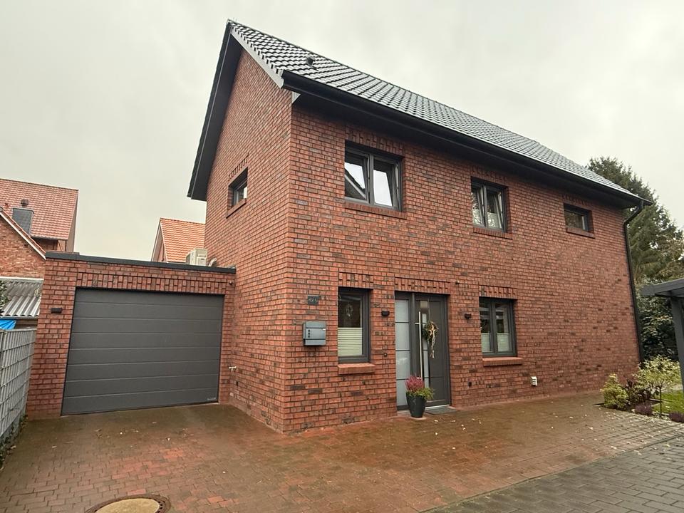 Thumbnail-Attraktives Einfamilienhaus mit Garage
