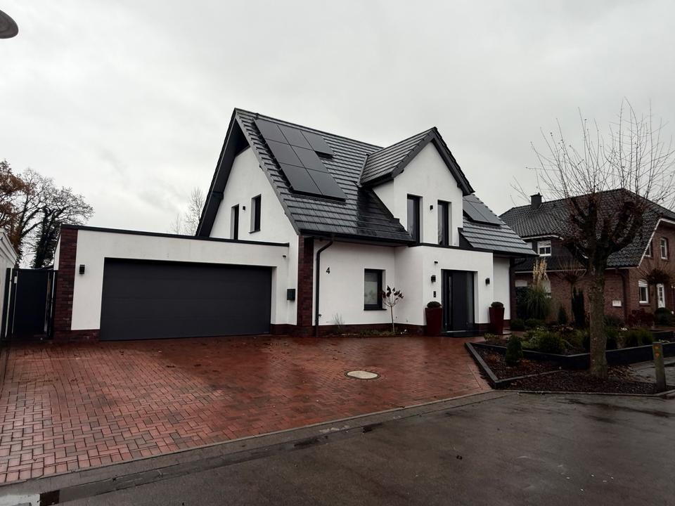 Thumbnail-Modernes Einfamilienhaus mit Doppelgarage und Wintergarten