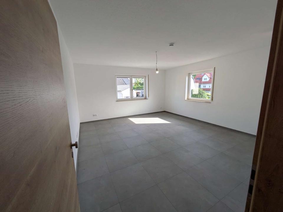 Thumbnail-Modern renovierte Wohnung 1. OG ab April zu vermieten