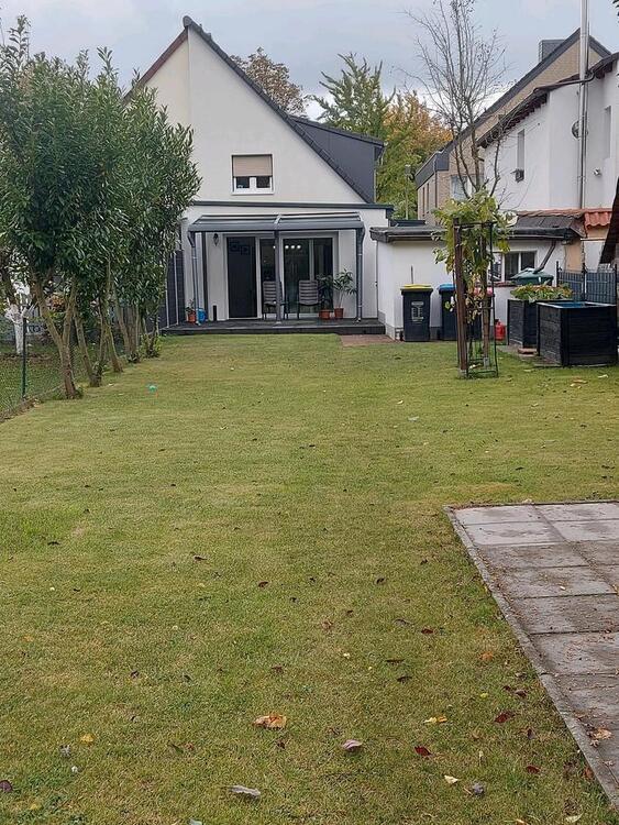 Thumbnail-Doppelhaushälfte für die kleine Familie