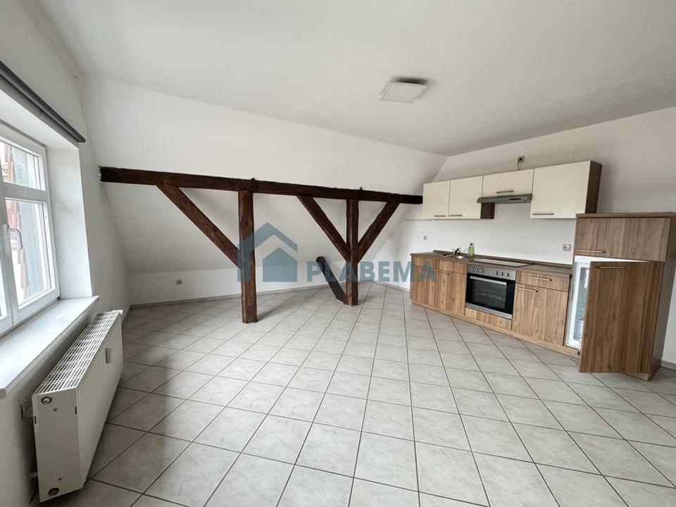 Thumbnail-2-Zimmer-Wohnung mit Einbauküche, Galerie im Wohnzimmer, Bad mit Wanne und Fenster