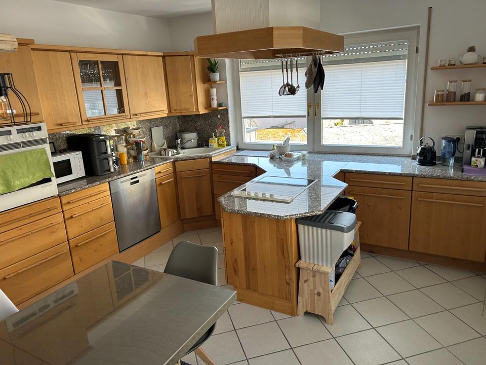 Thumbnail-Helle 3 Zimmer Wohnung 88 qm EBK Balkon Parkplätze Sulzbach