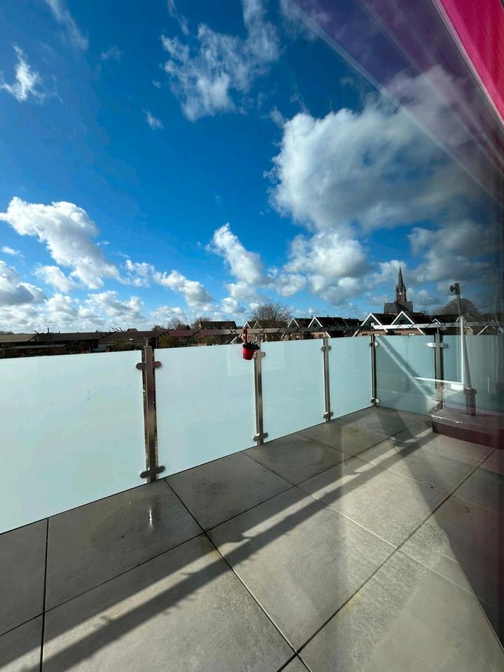 Thumbnail-Moderne neuwertige Dachgeschoss-Wohnung Balkon