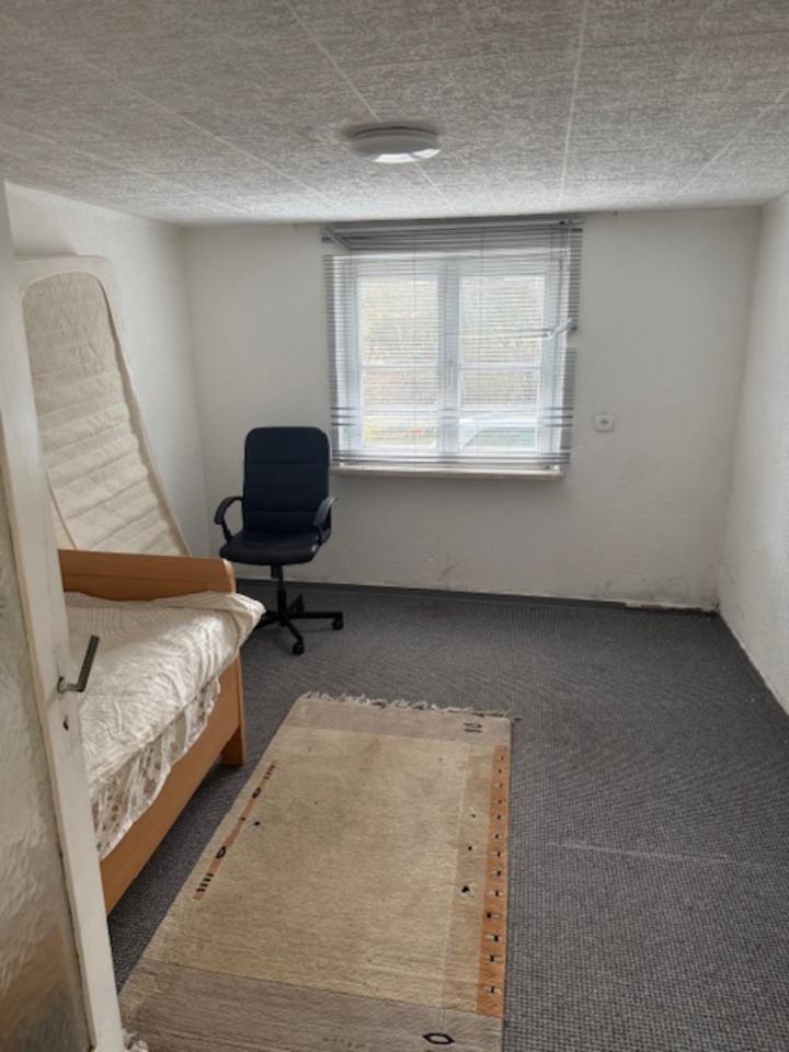 Thumbnail-4 Zimmer Wohnung - günstige Miete gegen handwerkliche Mitarbeit