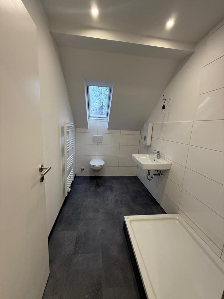Thumbnail-Große 2,5 Zimmer DG-Wohnung in Altenessen