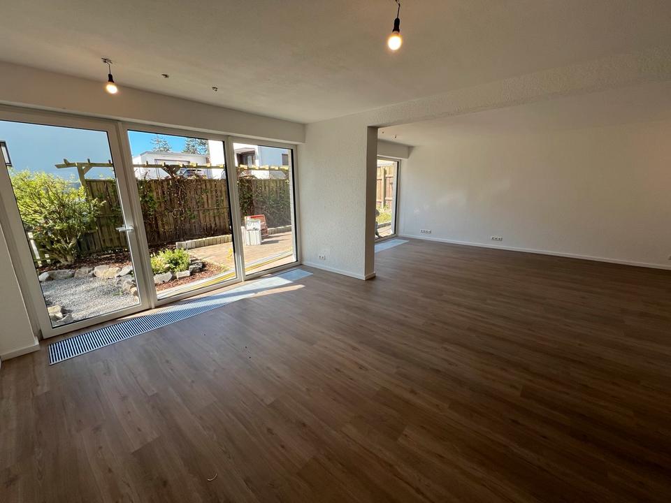 Thumbnail-Saniert Provisionsfrei, EG Wohnung 3ZKB mit Terrasse und Gäste WC