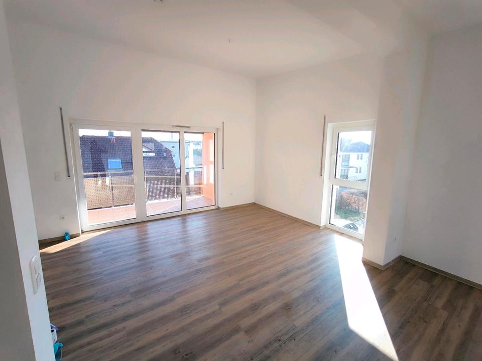 Thumbnail-Mietwohnung, 3 Zimmer, neuwertig, ca. 75 qm, Königshofen