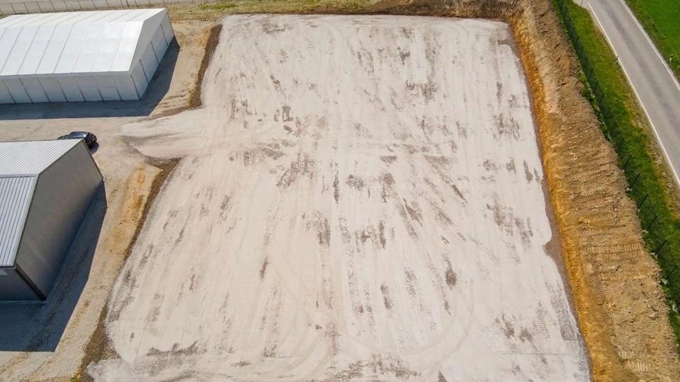 Thumbnail-Sicher & Belastbar: 2.500 m² Freifläche in KirchheimSchwaben – Umzäunt, Videoüberwacht, B16 nah
