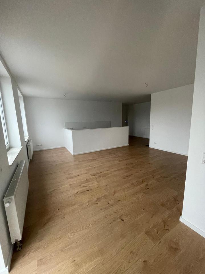 Thumbnail-+++ Sanierte 4-Raum Wohnung mit großer Terrasse +++