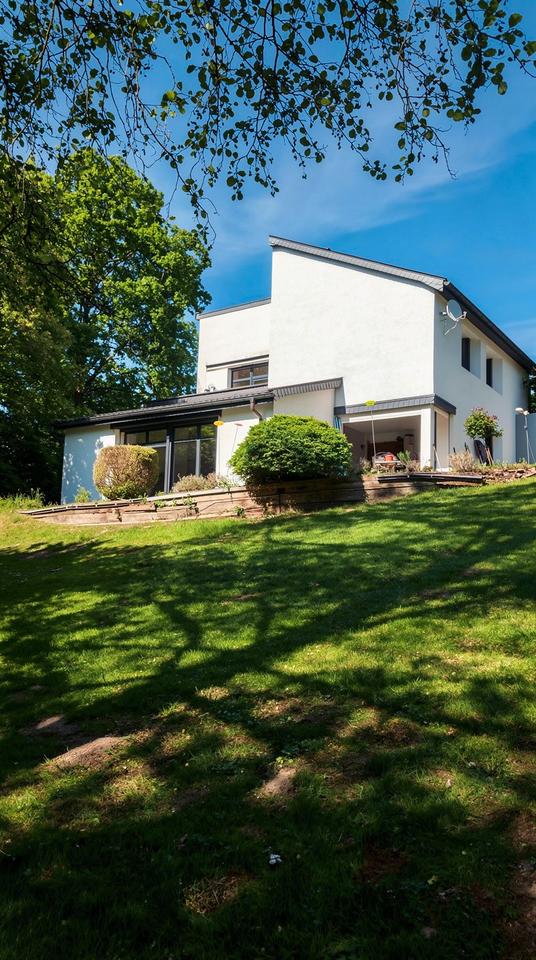 Thumbnail-Großzügiges Einfamilienhaus auf 1.337 m² Grundstück- modernisiert
