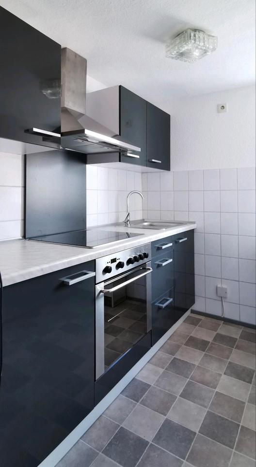 Thumbnail-Günstige 2-Zimmerwohnung mit[fast] neuer Einbauküche und Bad 370€