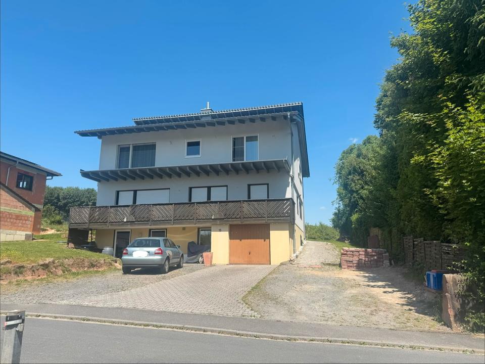 Thumbnail-Zweifamilienhaus mit großen Garten