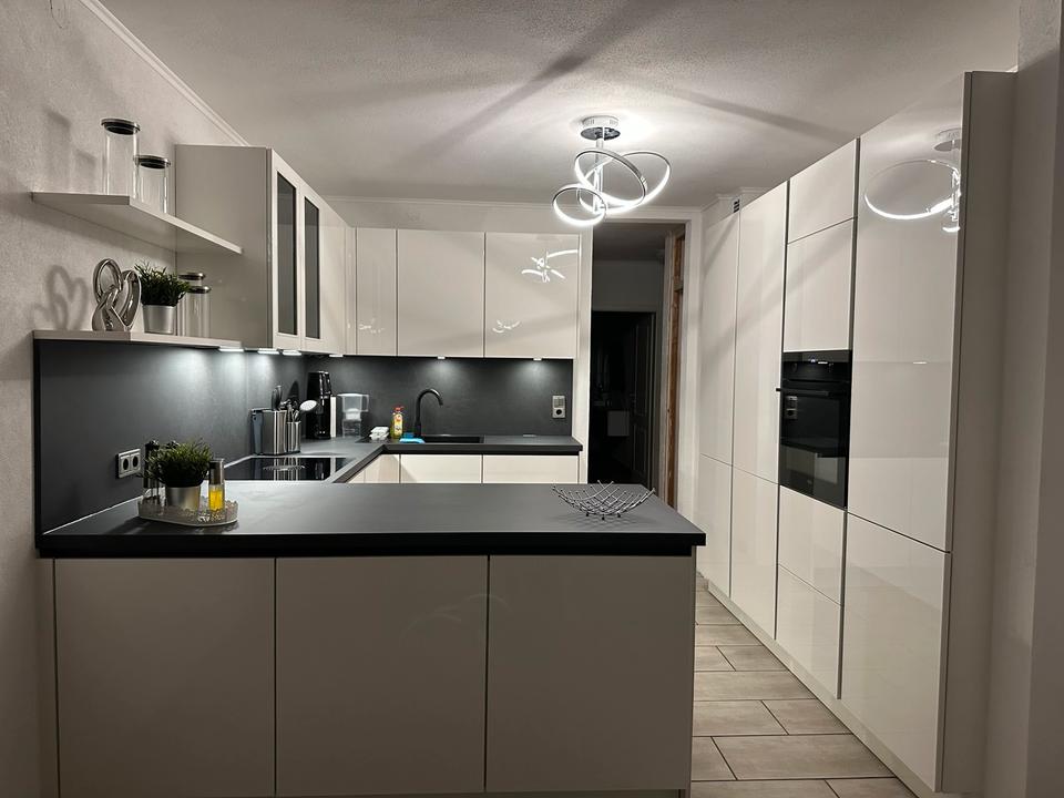 Thumbnail-Helle 3-Zimmer-Wohnung mit Balkon & Einbauküche zu vermieten