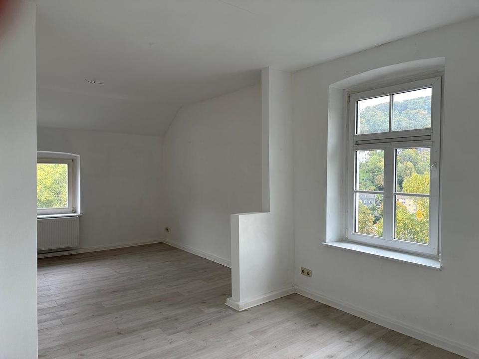 Thumbnail-Sanierte Sanierte Altbauwohnung mit Aussicht über V-Langenberg