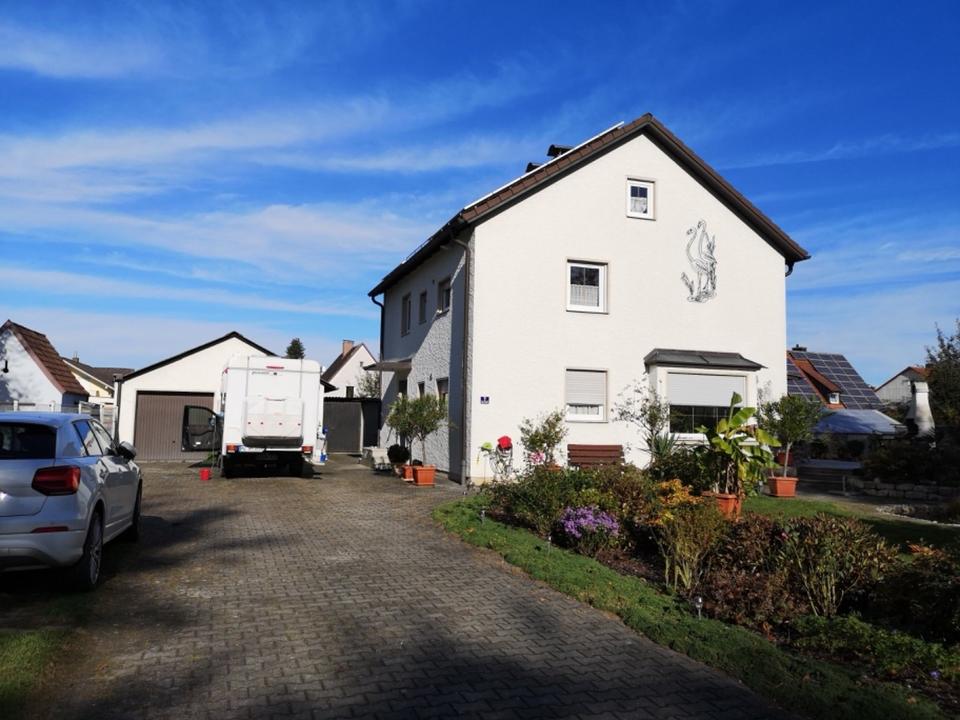 Thumbnail-Haus mit großem Grundstück zu verkaufen