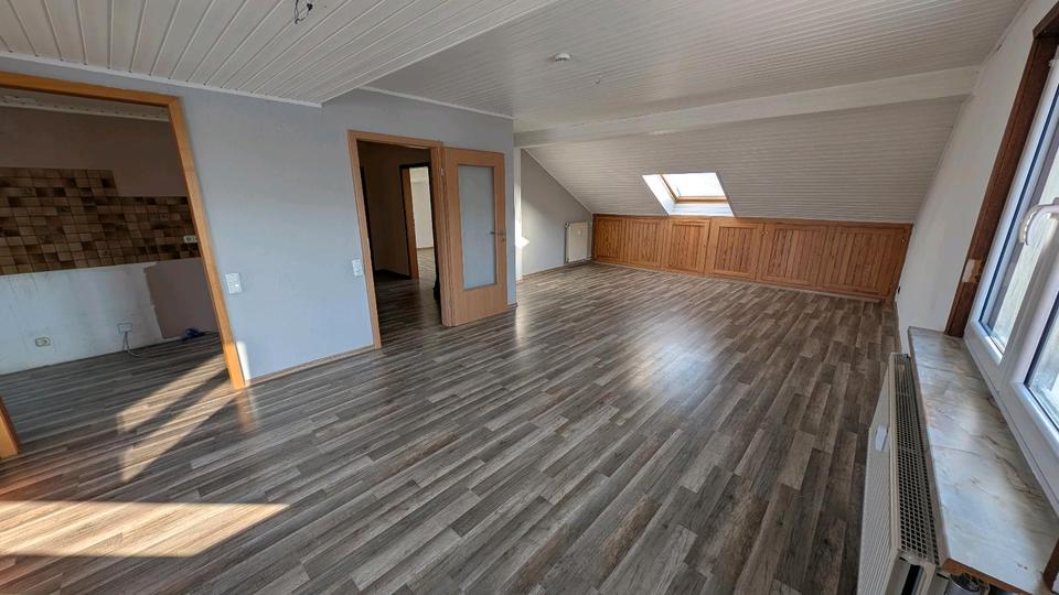 Thumbnail-Ab sofort freie Helle DG-Wohnung mit Dachterrasse zu vermieten